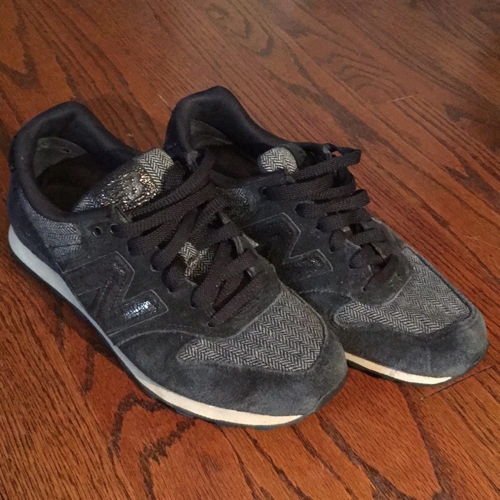 New Balance 696 shoes